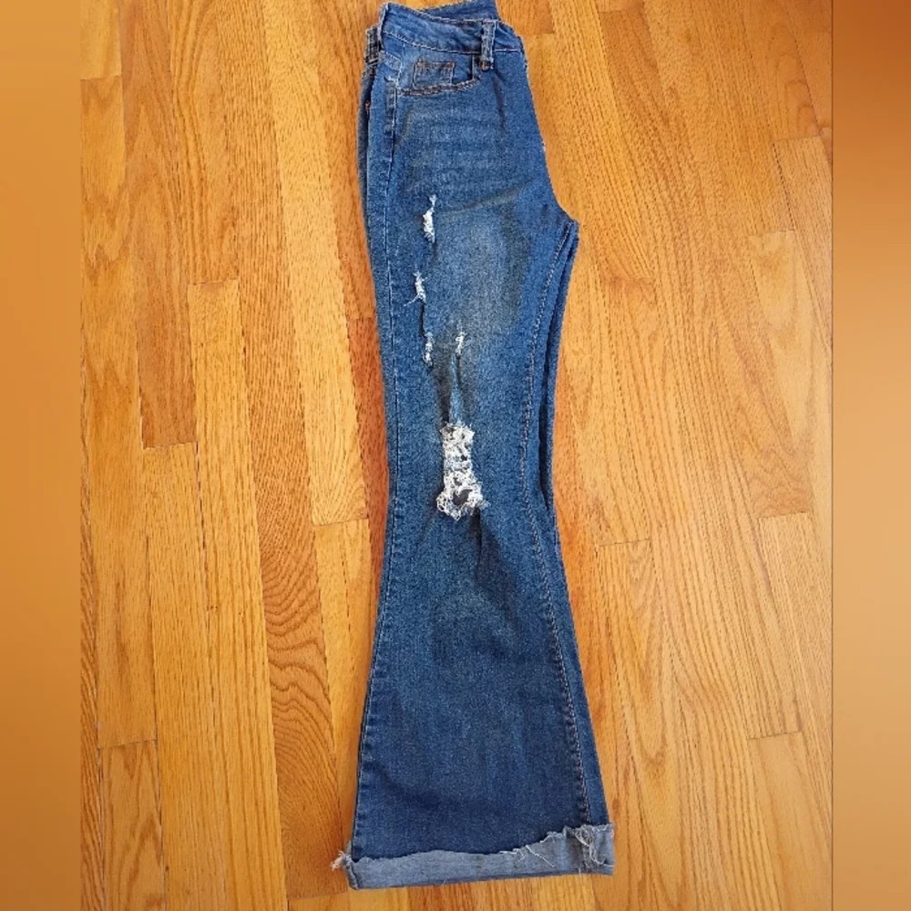 SHEIN SXY High Waist Ripped Raw Hem Flare Leg Jeans Size 21/Medium